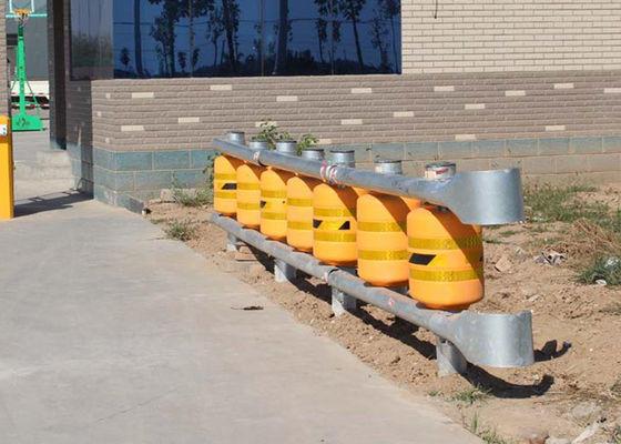 खरीदें एक्सेसरीज़ पीली और काली धारियों वाली हाईवे सुरक्षा सुविधा, यातायात नियंत्रण और प्रबंधन के लिए सड़क सुरक्षा उपकरण प्रदान करना online manufacture