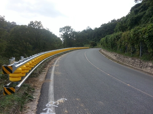 खरीदें High Corrosion Resistance PU Crash barrier machine for Traffic Protection System online manufacture