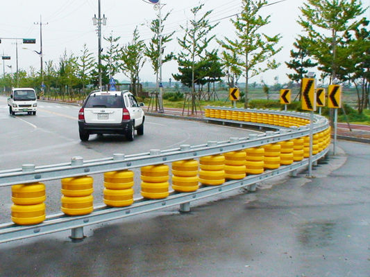 अच्छा दाम Red Fence Rolling Barrier with Guardrail Designed to Improve Highway Traffic Flow and Enhance Roadside Protection ऑनलाइन