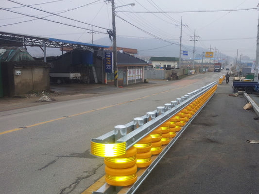 अच्छा दाम Yellow Fence Barrier with Rolling Guardrail Panel Height 1.2m Safety Barrier Designed to Enhance Protection at Worksites ऑनलाइन